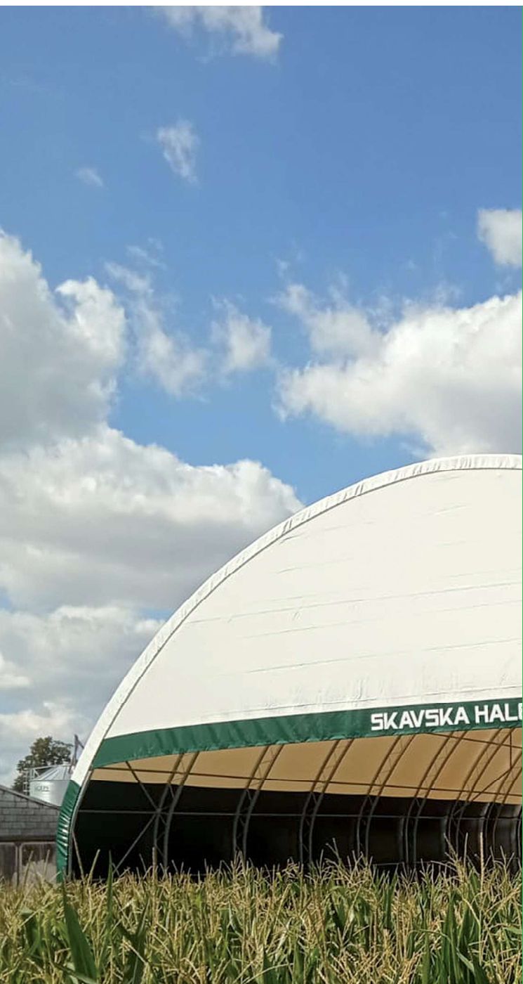 Zelena polkrožna hala Skavska, zunanji posnetek